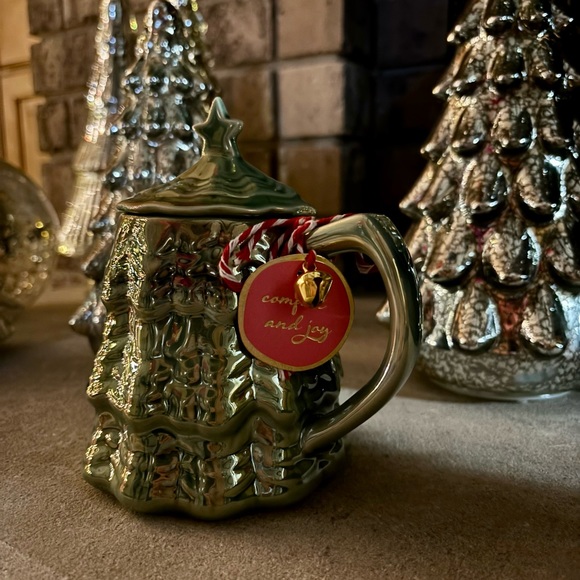 Anthropologie Merry Tree Mug with Lid - Picture 4 of 4
